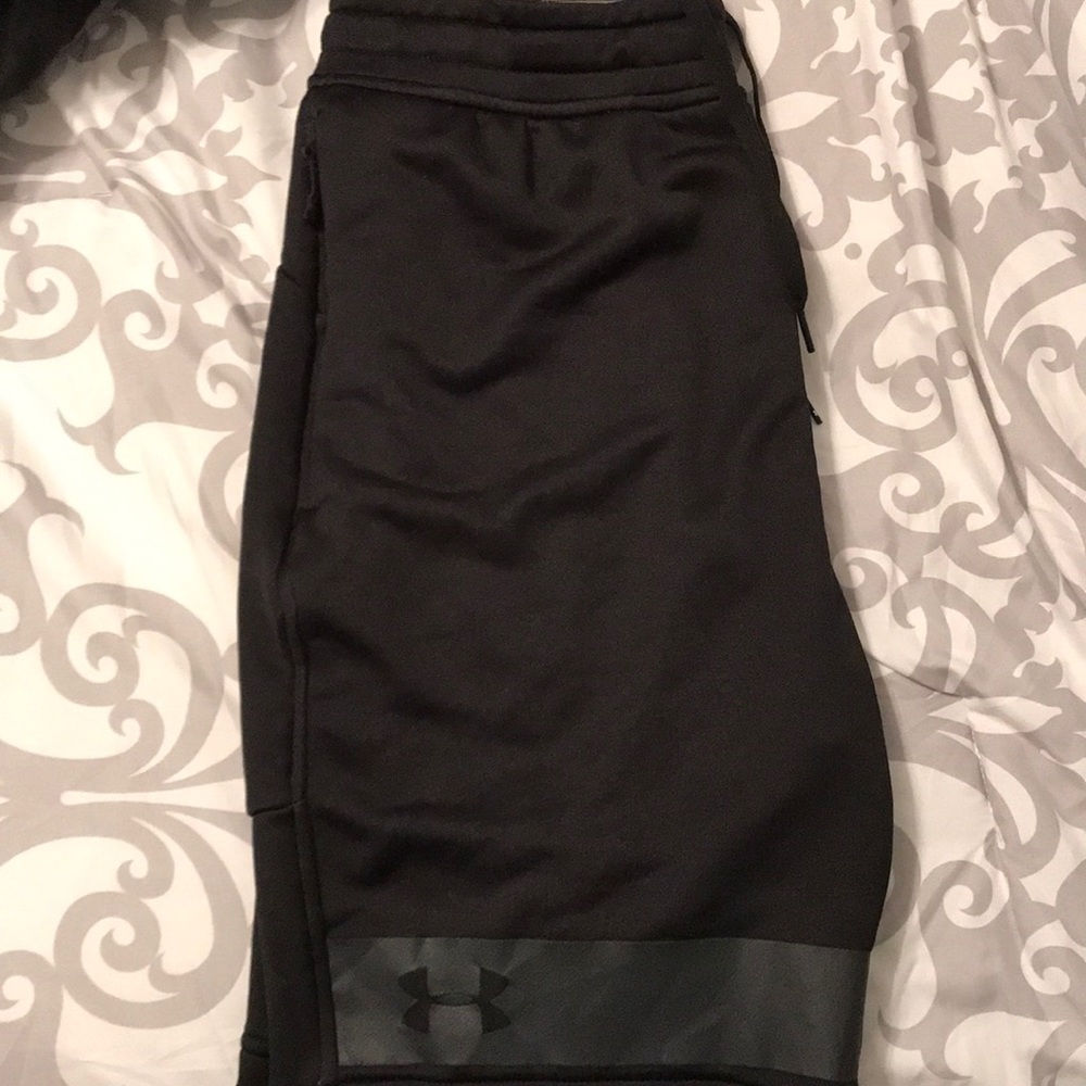 Men’s under armour sweat shorts